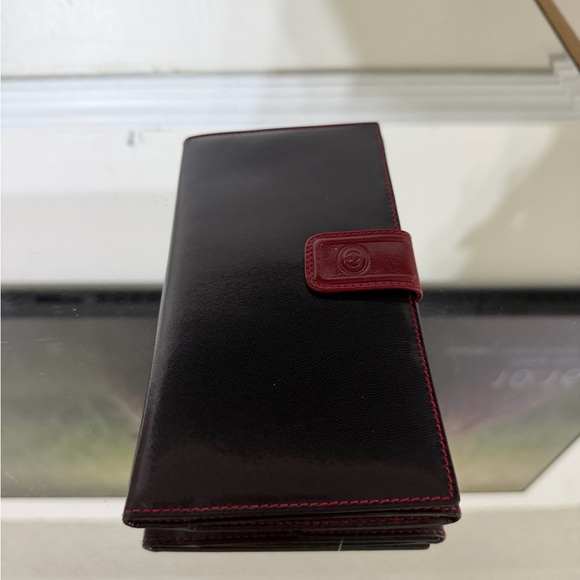 Gucci Accessories - Gucci Black and Red Leather Key & Card Holder